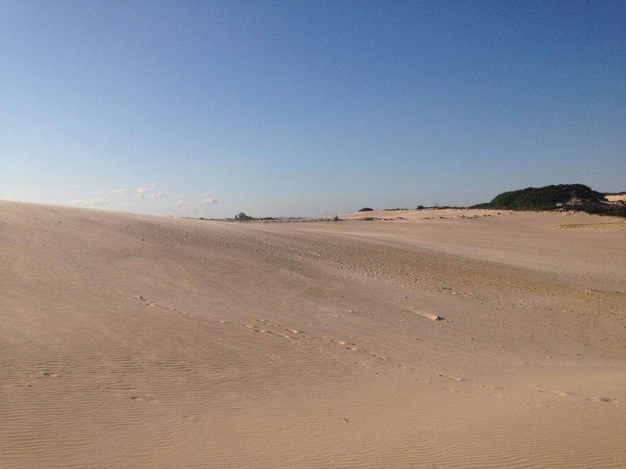 Dunes blanches d’Itaúnas dans le Parque Estadual de Itaúnas près de Conceição da Barra