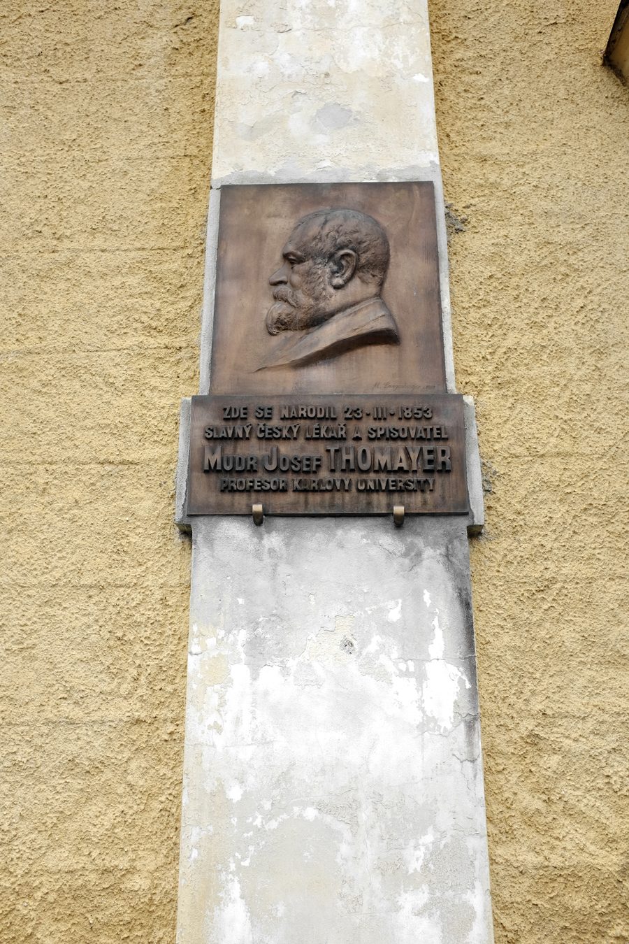 Plaque commémorative au château de Trhanov