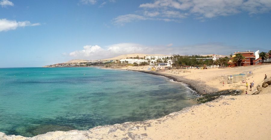 Playa de Costa Calma avec plage de sable et côte à Fuerteventura