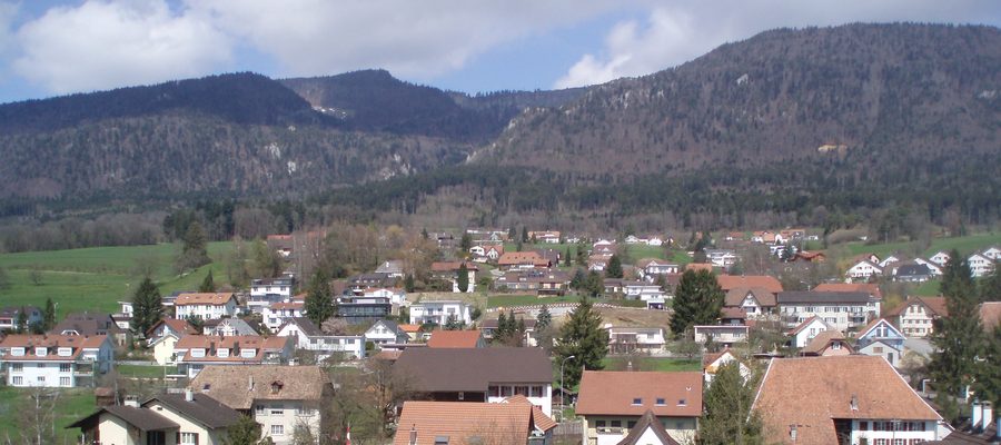 Vue sur les montagnes de Bettlach dans le Jura suisse