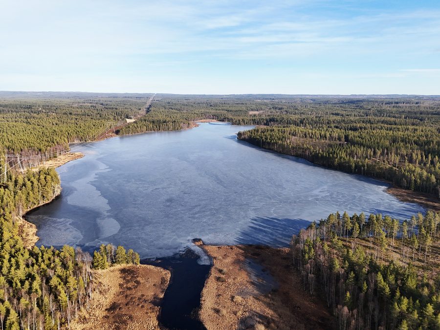 Le lac Svansjön dans la commune de Vaggeryd