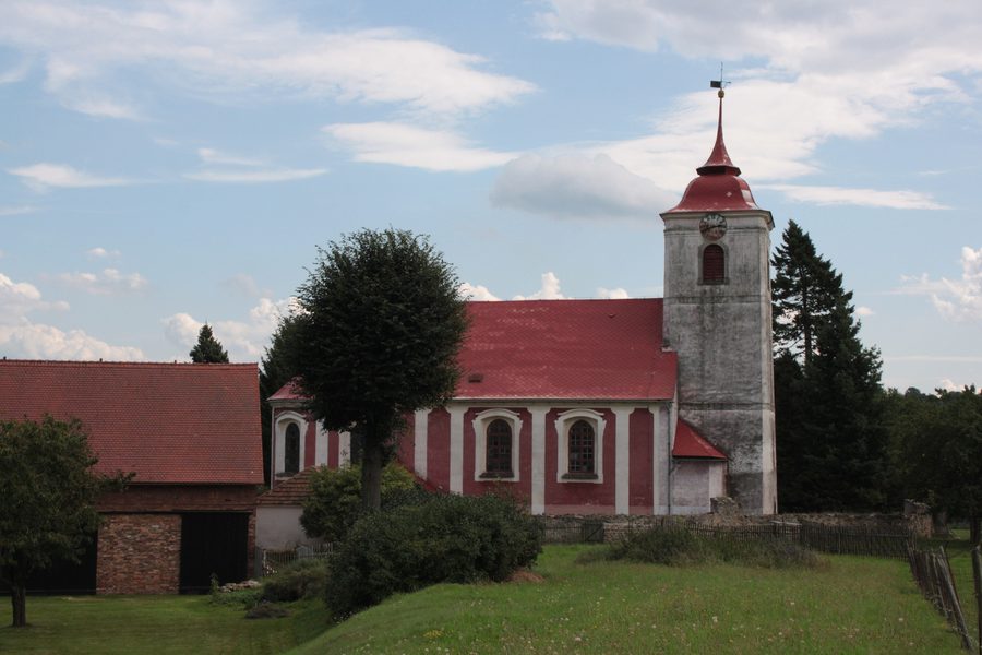 Église baroque Saint-Michel Archange à Bulovka