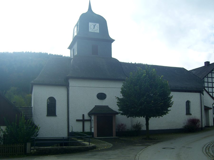 Vue extérieure de l’église Saint-Antoine à Medebach-Titmarighausen