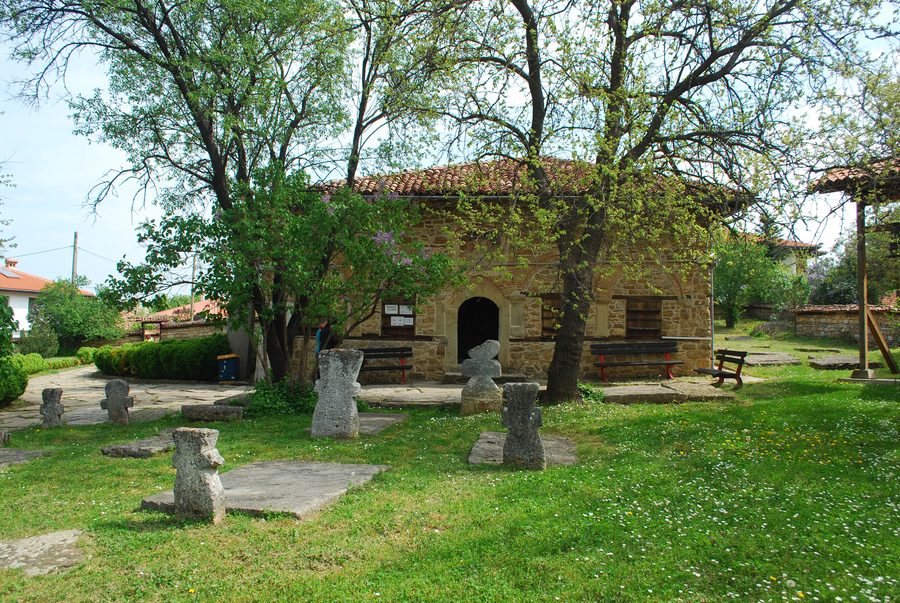 Église historique de la Nativité du Christ dans le village d’Arbanasi