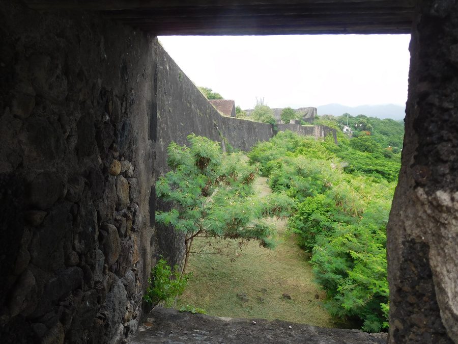Bastion au bord de mer de Fort Louis Delgrès en Guadeloupe