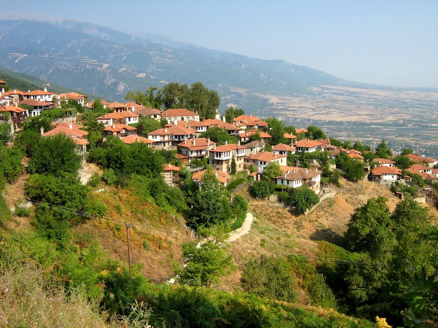 Village traditionnel de Palios Panteleimonas dans la préfecture de Piérie, Grèce