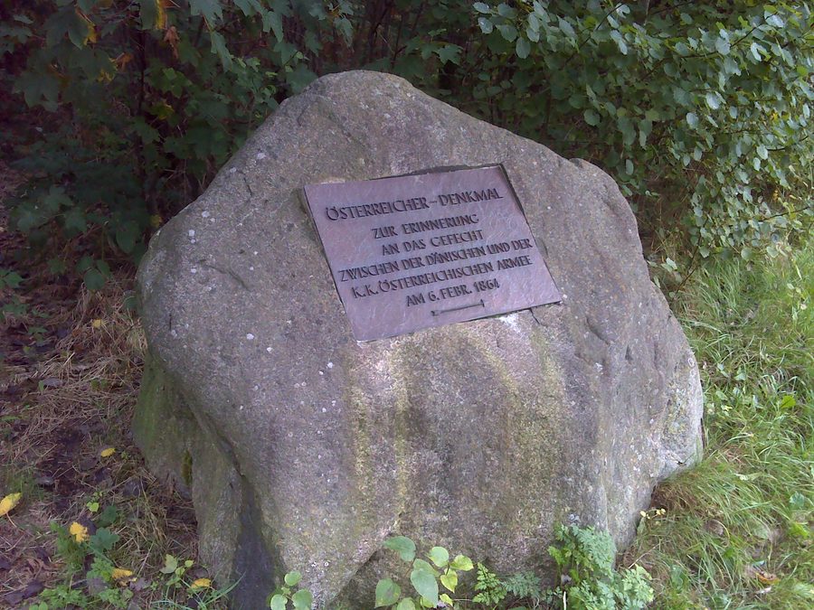 Pierre indicatrice vers le monument autrichien à Sankelmark