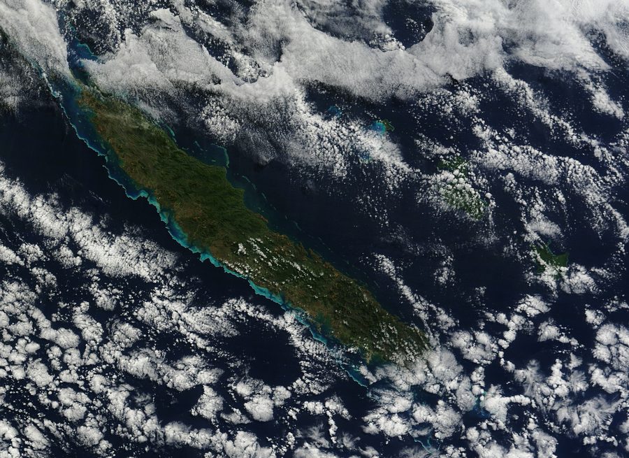 Image satellite de Grande Terre et d’autres îles de la Nouvelle-Calédonie dans le Pacifique