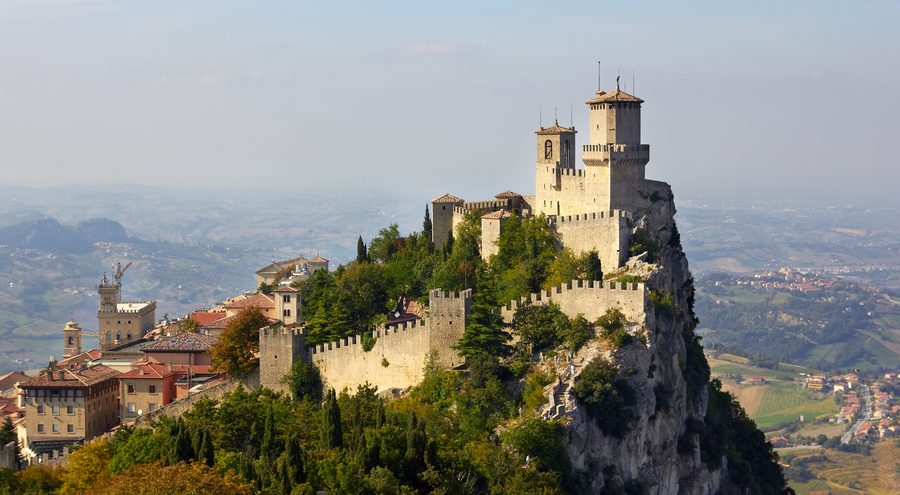 La tour fortifiée Guaita sur le Monte Titano