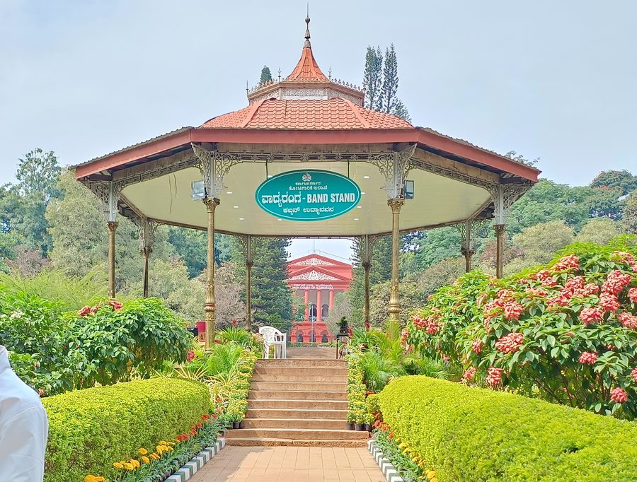 Bandstand dans le parc Cubbon à Bengaluru