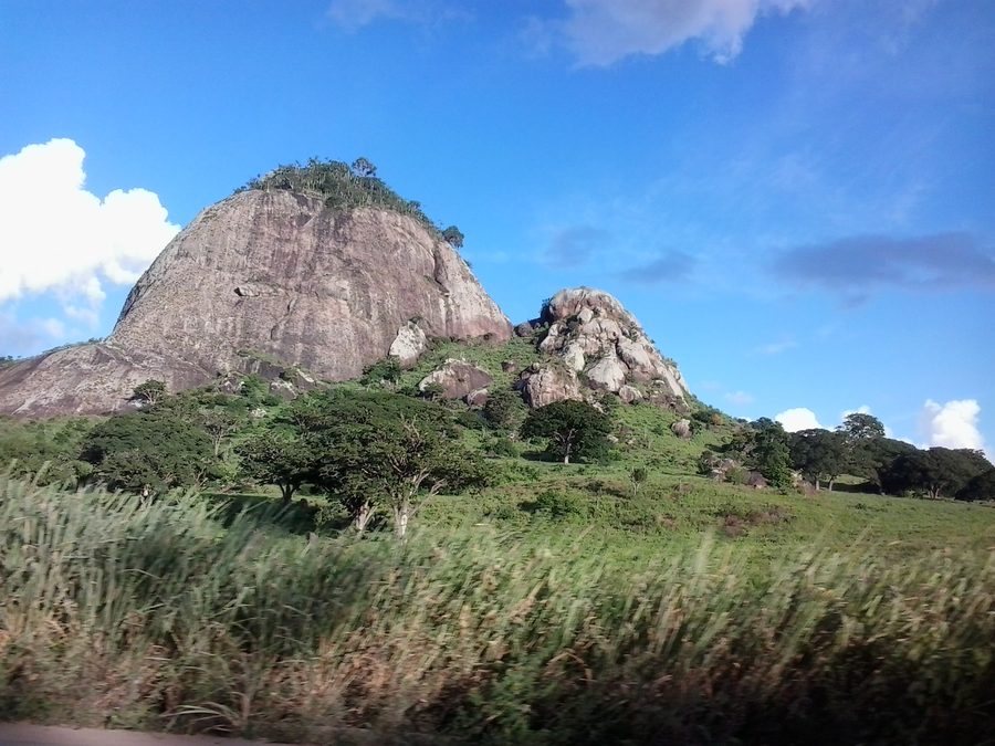 Vue de Pedra Azul dans l’État du Minas Gerais, au Brésil