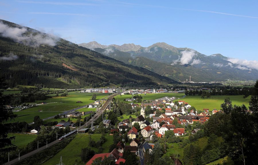 Paysage près de Gaishorn am See avec la localité de Trieben en arrière-plan