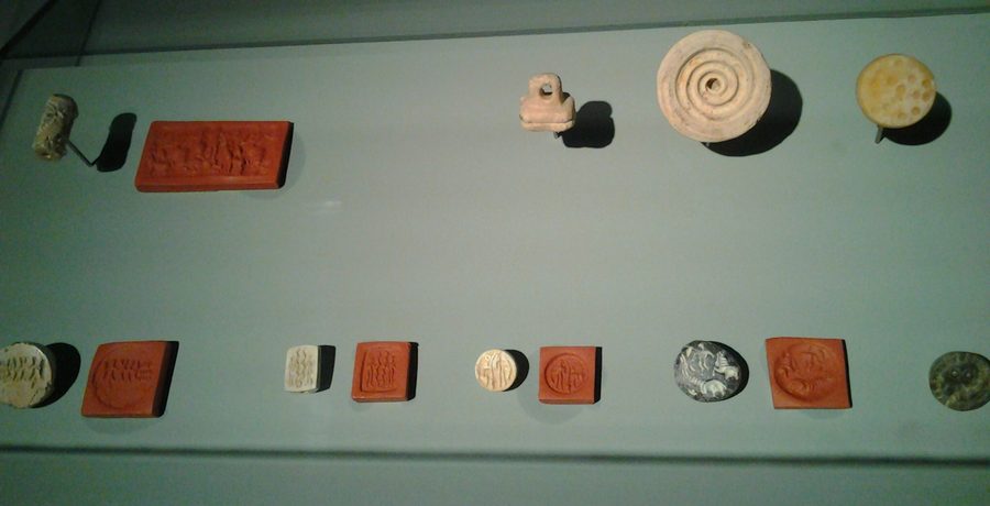 Sceau de la période ancienne de Dilmun dans une exposition au musée national de Bahreïn