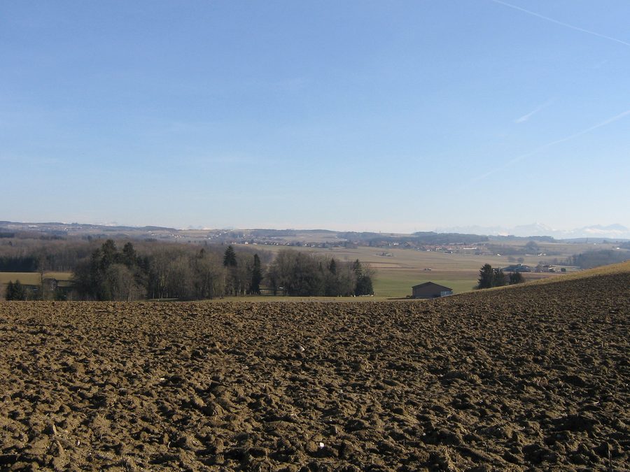 Vue du village rural de Poliez-le-Grand dans le Gros-de-Vaud