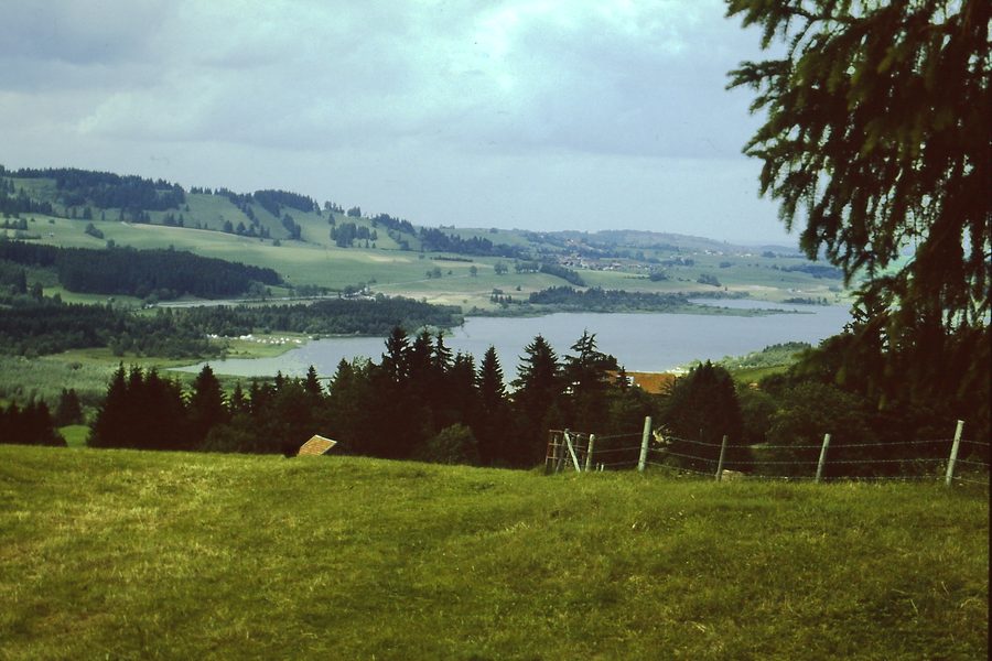 Vue sur le Grüntensee, un lac en Bavière, Allemagne