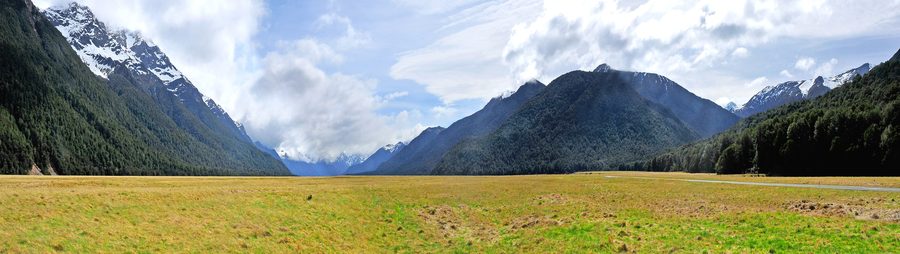 Panorama de la vallée d’Eglinton dans le parc national de Fiordland