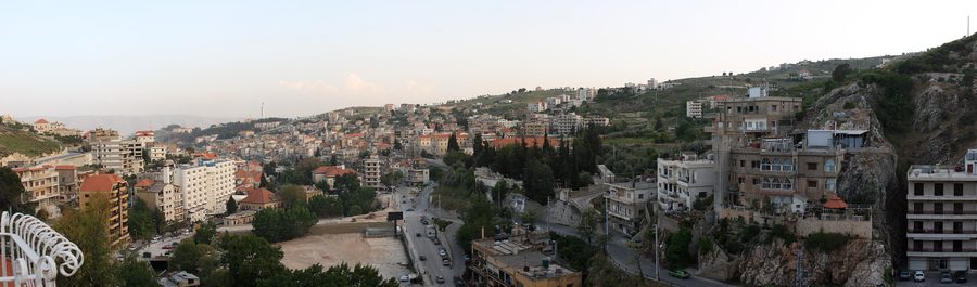 Vue panoramique sur Zahlé au Liban depuis le Wadi Al Aarayesh