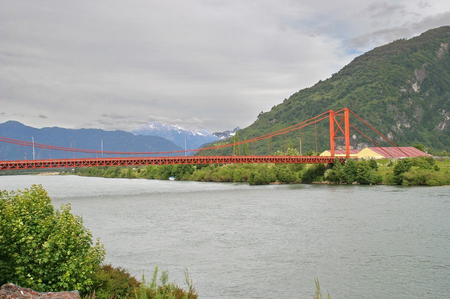 Pont suspendu Presidente Ibáñez sur le río Aysén près de Puerto Aysén