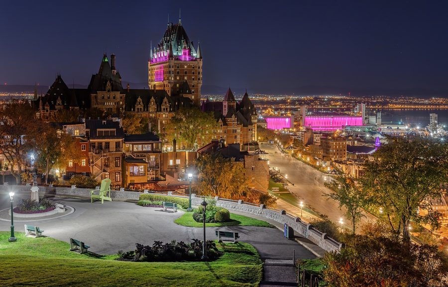 Le Château Frontenac la nuit à Québec City.