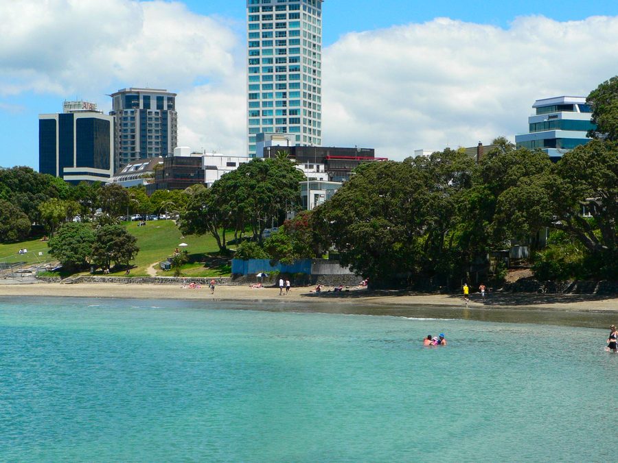 Takapuna Beach sur la North Shore d’Auckland.