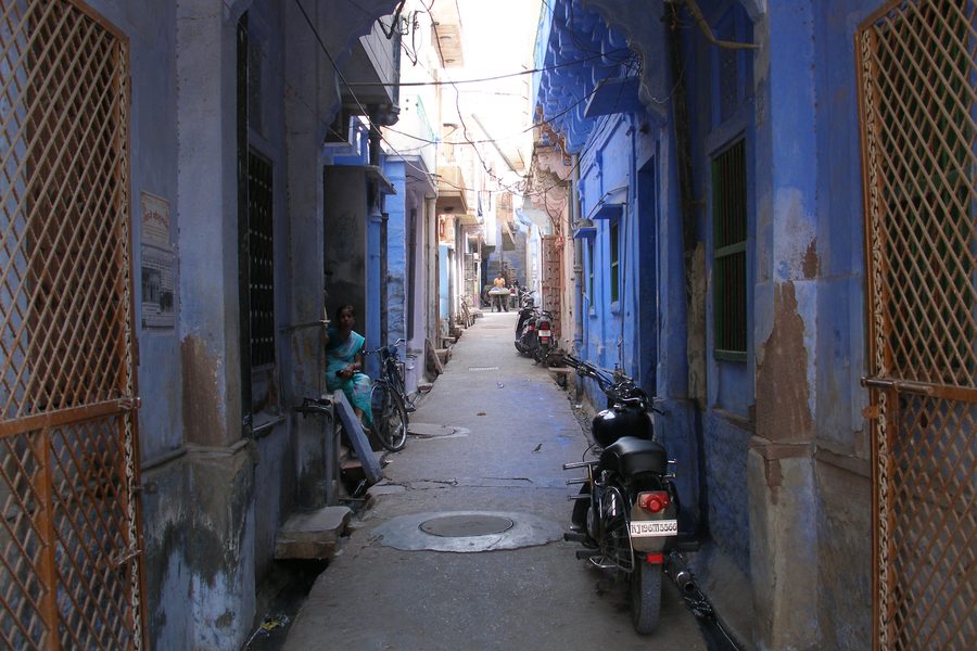 Ruelles de la vieille ville bleue de Jodhpur au Rajasthan