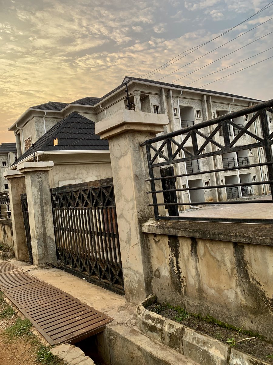 Rue d’Ogbomosho au coucher du soleil