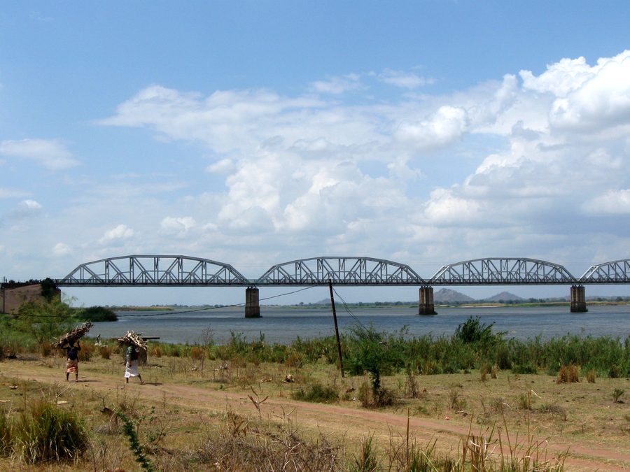 Pont sur le Zambèze au Mozambique