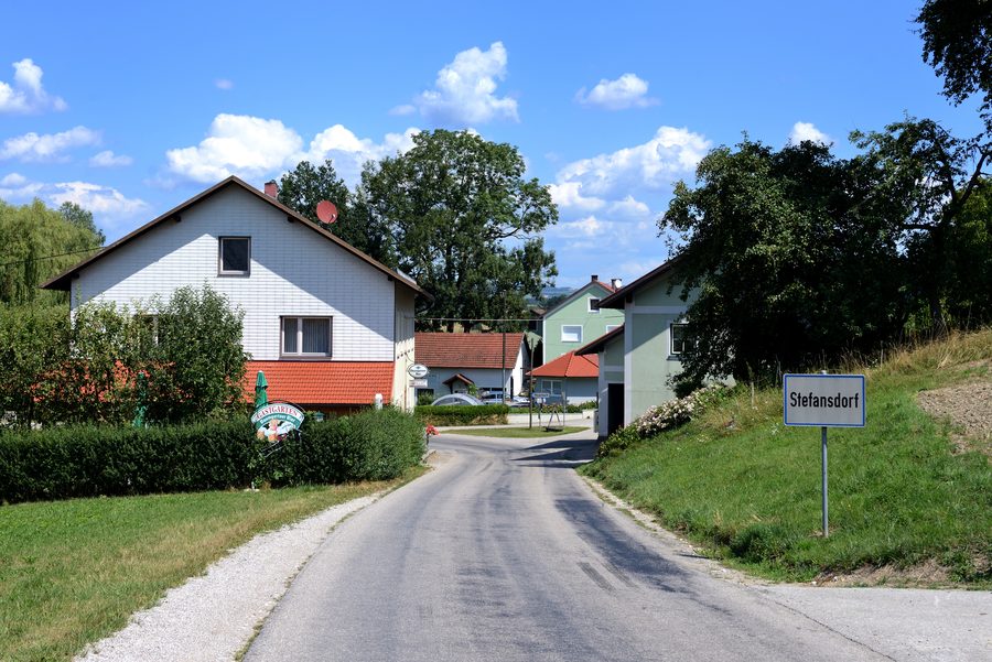 Entrée sud-ouest du village de Stefansdorf dans la commune de Michaelnbach