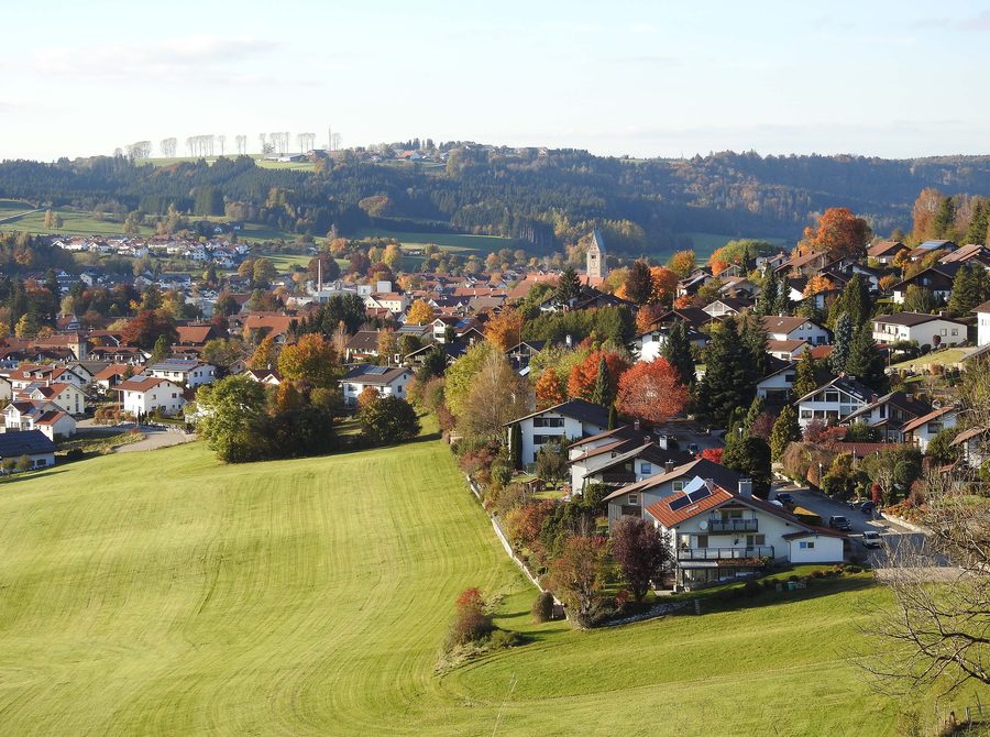 Obergünzburg vue du sud avec vue sur la localité et le paysage environnant