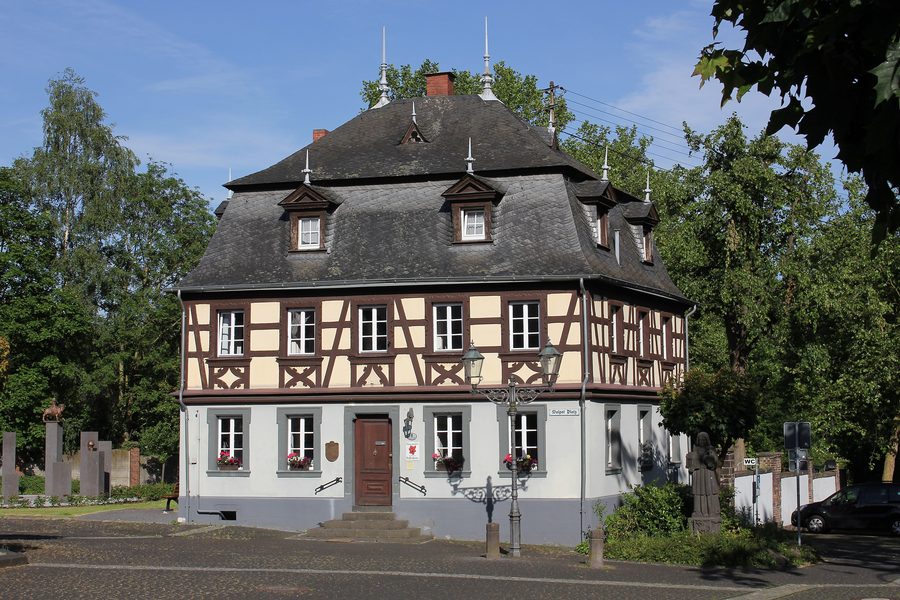 Hôtel de ville de Bassenheim sur la Walpotplatz