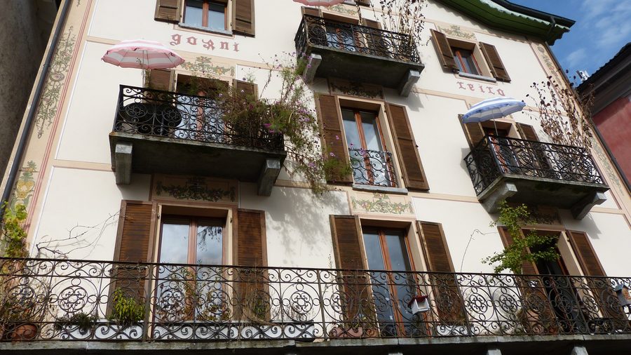 Maison traditionnelle dans le village de Russo, dans la vallée d’Onsernone