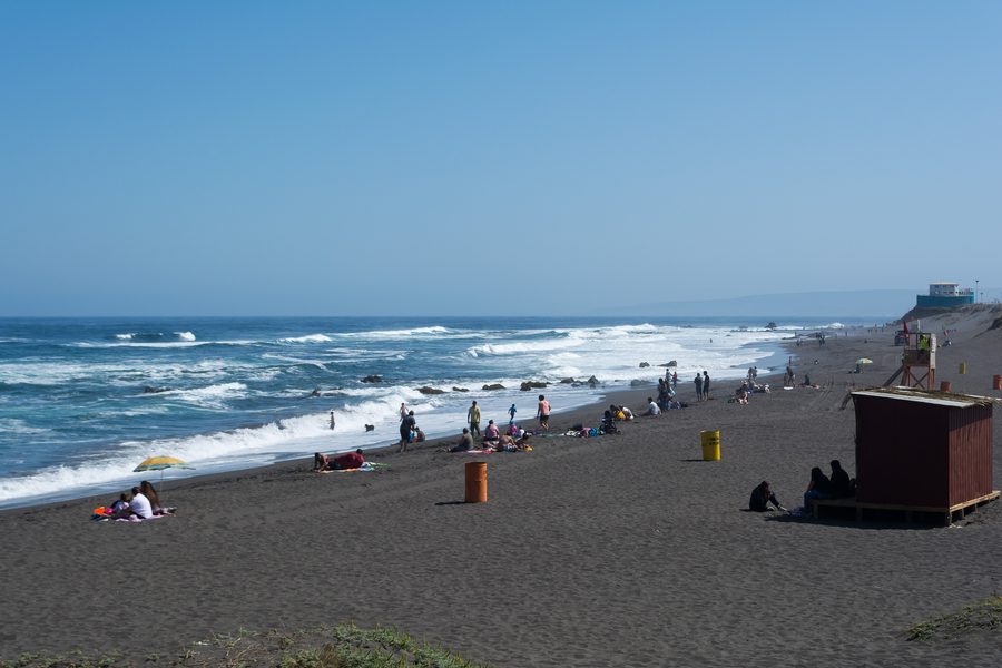 Plage près de Pichilemu sur la côte d’O'Higgins