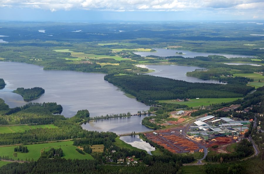 Lac dans le pays des lacs finlandais
