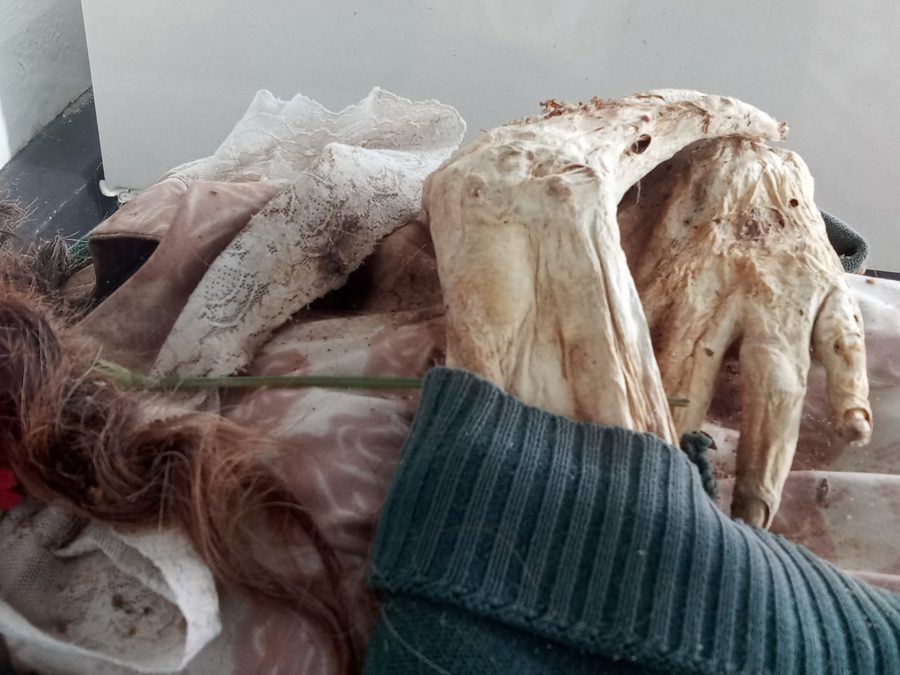 Mains et cheveux conservés d'une des momies de San Bernardo dans le mausolée municipal