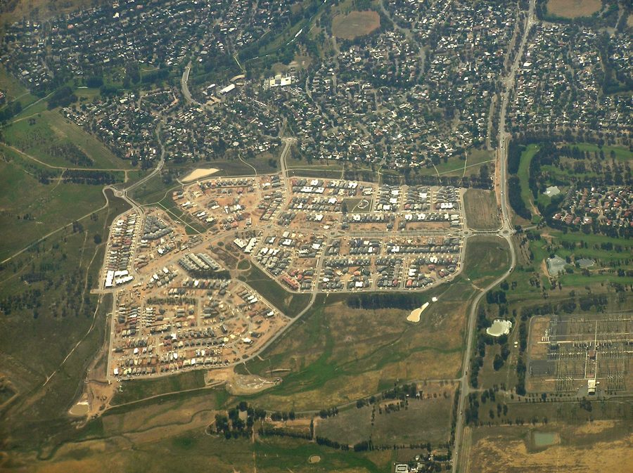 Vue aérienne de la partie la plus récente de Macgregor dans l'Australian Capital Territory