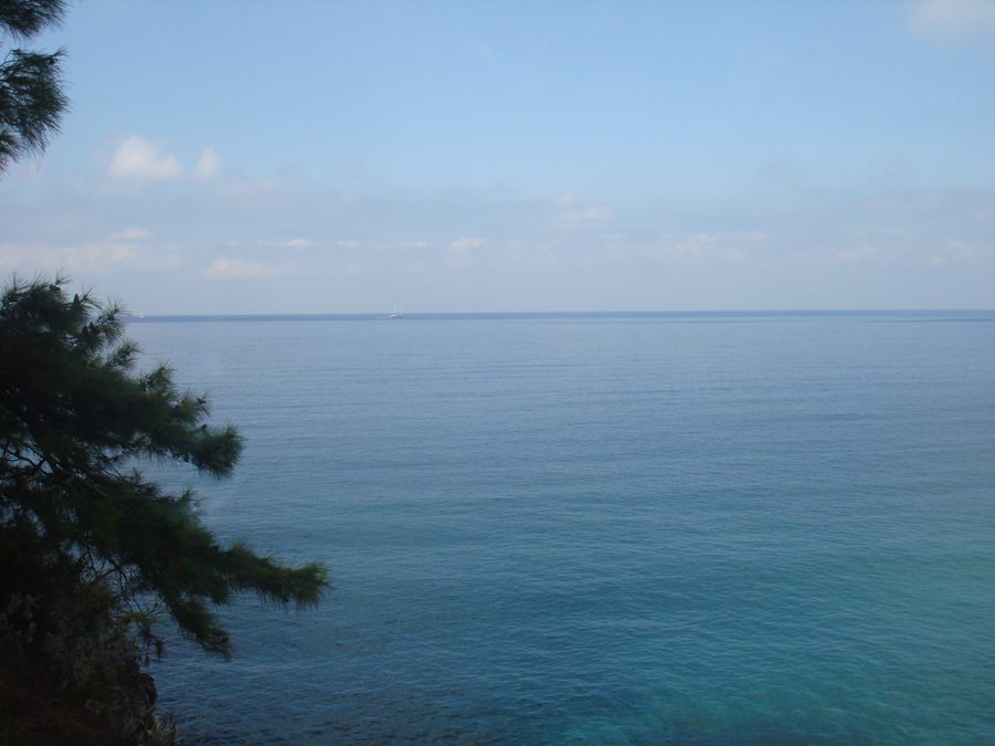 Vue sur la mer Égée depuis la côte turque près de Fethiye dans la province de Muğla