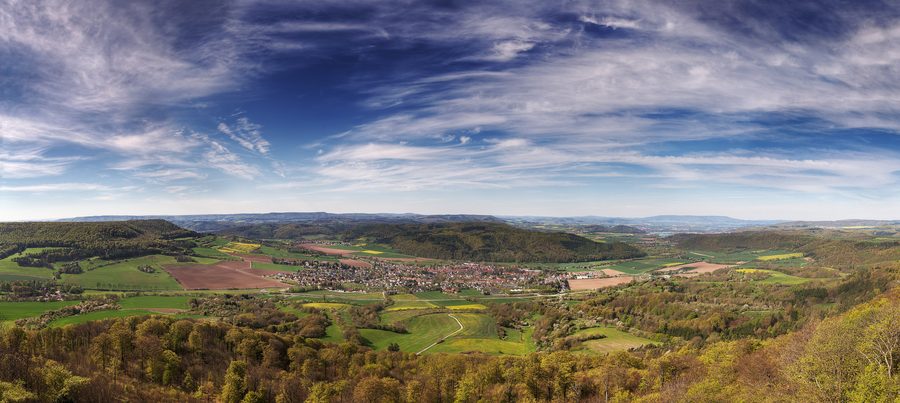 Vue panoramique sur Wanfried et la vallée de la Werra depuis la tour Plesseturm