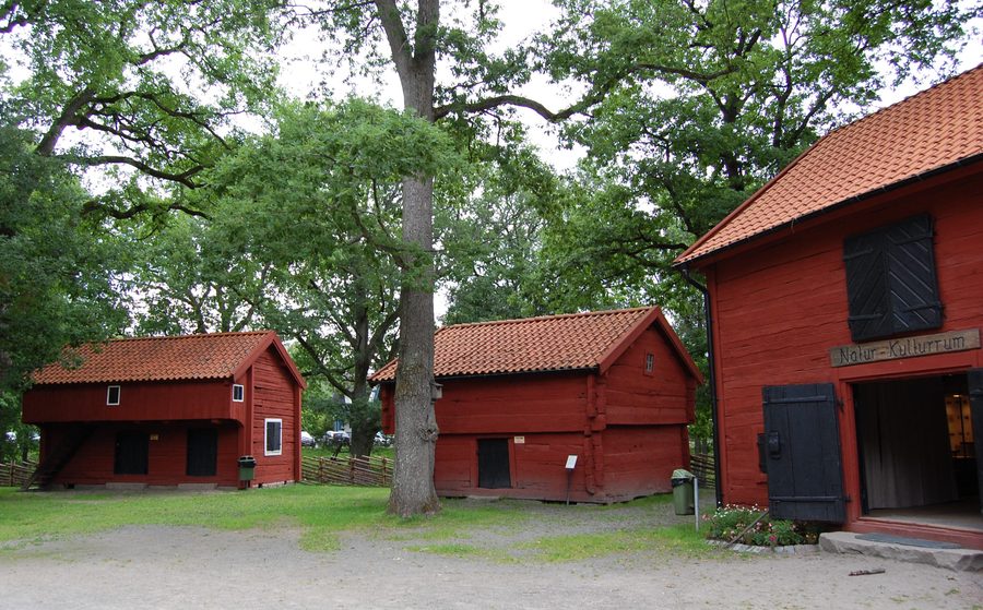 Maisons en bois historiques dans le parc Apladalen à Värnamo