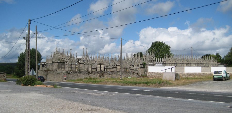 Route nationale 634 et cimetière de Goiriz à Vilalba, Lugo