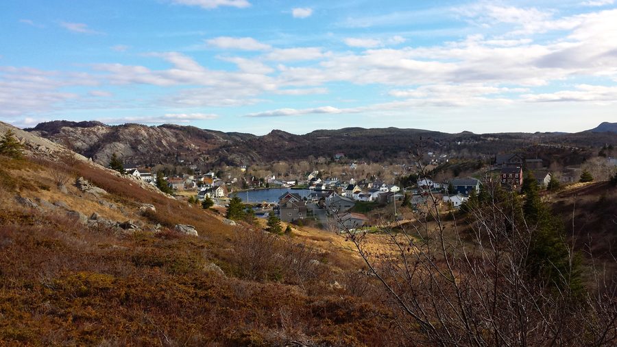 Vue sur le village côtier historique de Brigus sur la péninsule d’Avalon