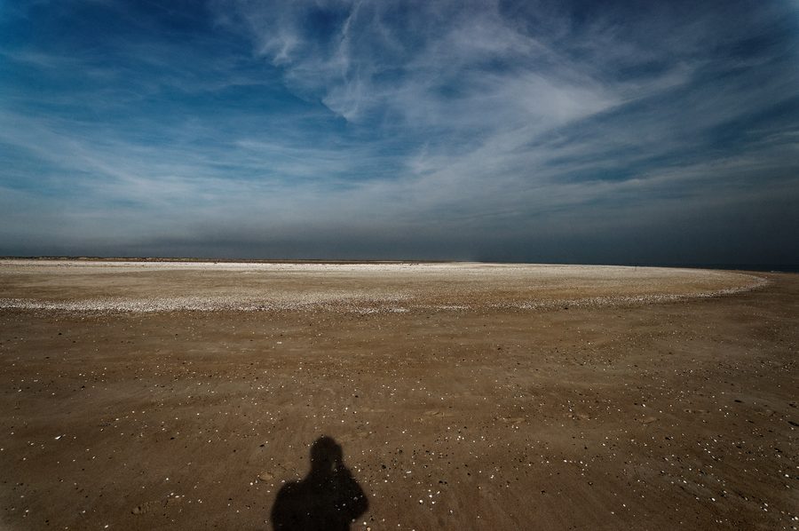 Grande plage de la mer du Nord avec paysage de dunes à l’extrémité sud de l’île de Texel.