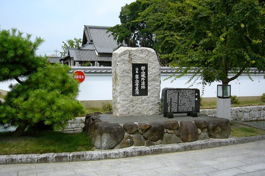 Mur de fortification en pierre du château de Kōriyama à Yamatokōriyama, Nara
